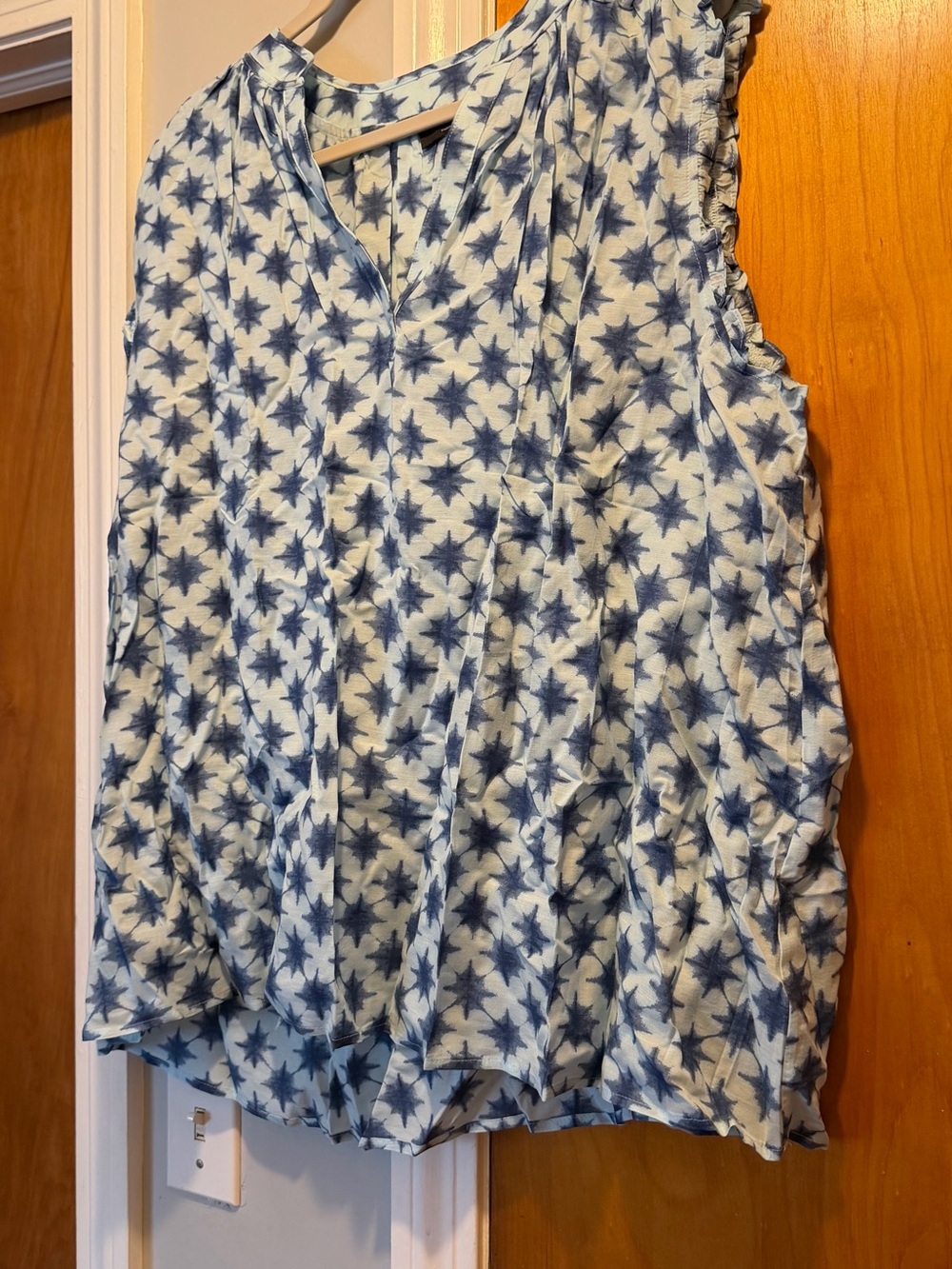Lane Bryant Blue Starburst Print Sleeveless V-Neck Tank